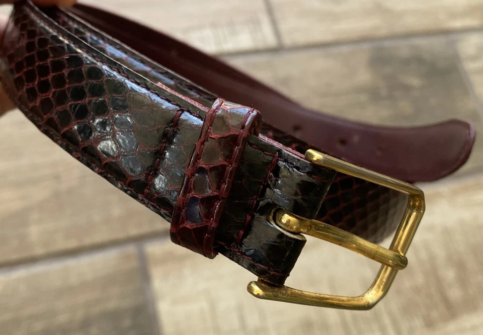 Cinturón vintage para mujer piel de serpiente genuina forro de vinilo hebilla de latón 32/80  Foto 1 de 4