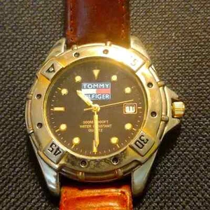 Gorgeous men's brown leather strap vintage Tommy Hilfiger watch~Works Great - Picture 1 of 3