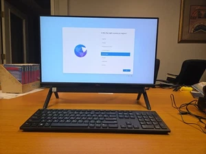 Dell Inspiron 5490 AIO | 24" 1920x1080 FHD | Core i3-10110U - 256GB SSD HD Touch - Picture 1 of 6
