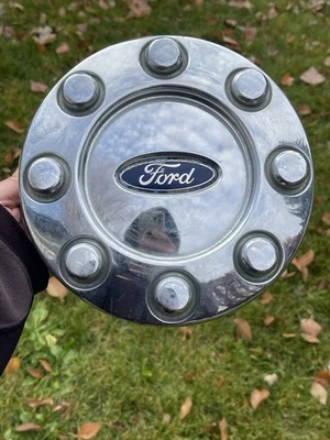 Ford F250 F350 Super Duty 2005-2016 tapa central cromada 8 orejetas 7C34-1A096-ZA Foto 1 de 4