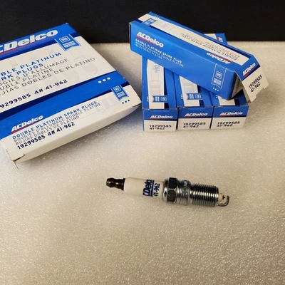 Pack of 4 New Genuine GM OEM Double Platinum Spark Plugs 41-962 ACDelco 19299585 - Image 1 of 4