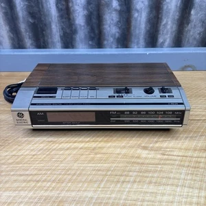 Radio despertador GE 7-4634B de colección - dígitos AM/FM - probado/funciona Granny Core MCM - Imagen 1 de 12