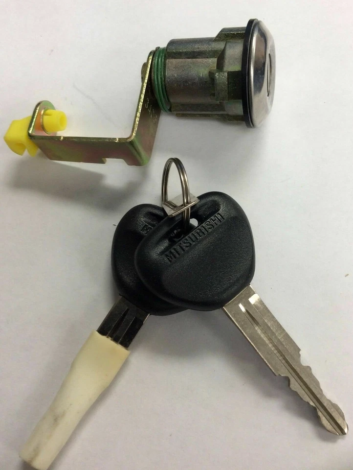 Cilindro de bloqueo de maletero OEM MB574776 NUEVO Dodge, Mitsubishi, Plymouth Foto 1 de 3