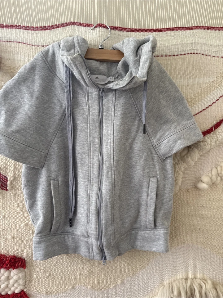 Sudadera para mujer Stella McCartney con capucha manga corta Foto 1 de 3