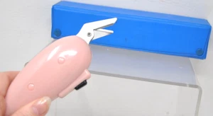 1962 Dritz Pink Electric Scissors 716 for Fabric or Paper Original Case - Picture 1 of 4