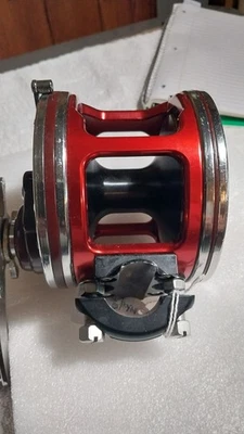 Penn 114H 6/0 Senator - Marco de tiburón estrecho - Arrastre de estrellas - Carrete convencional Foto 1 de 4