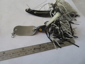 FISHING LURE STRIKE KING WEEDLESS BLACK SPOON SKIRTED AND BONUS SMALLER UNKNOWN - Picture 1 of 2