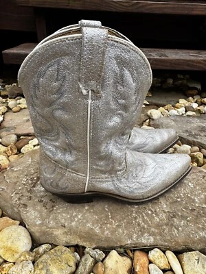 Laredo Distressed Silver Leather Snip Toe Cowgirl Western Boots 52091 Women 8M - Image 1 of 4
