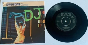 DAVID BOWIE-DJ/REPETITION-7" VINYL PICTURE SLEEVE(LIFETIMES SERIES)-(Pop Rock) - Imagen 1 de 2