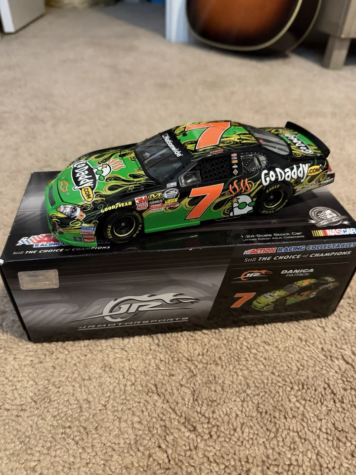1:24 NASCAR DANICA PATRICK 2010 IMPALA #7 GODADDY DIECAST - Image 1 of 3