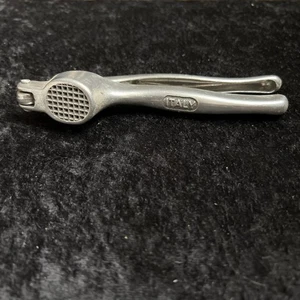 (#809). Vintage Garlic Press Cast Aluminum Embossed "Italy" Rustic Retro - Picture 1 of 11