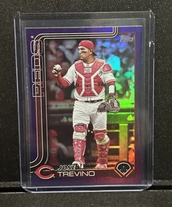 2025 Topps Update #US13 JOSE TREVINO Purple Rainbow Foil Parallel #/250 REDS - Bild 1 von 4