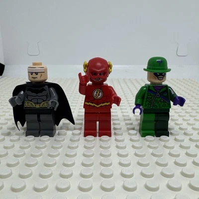 LEGO DC Superheroes 76012 The Flash, Batman, The Riddler Minifigure Lot - Image 1 of 2