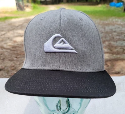 Gorra Quicksilver con correa ajustable gris tema surf Foto 1 de 4