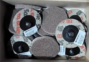 (15) 3M Scotch Brite 2" Inch Roloc TR EXL Unitized Wheel 6A MED Quick Change - Picture 1 of 4