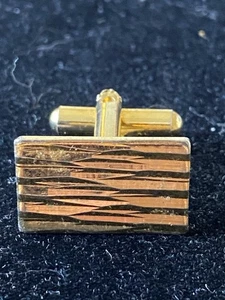 Vintage gold tone ‘bark’ effect diamond cut cufflinks c1970s - Picture 1 of 4