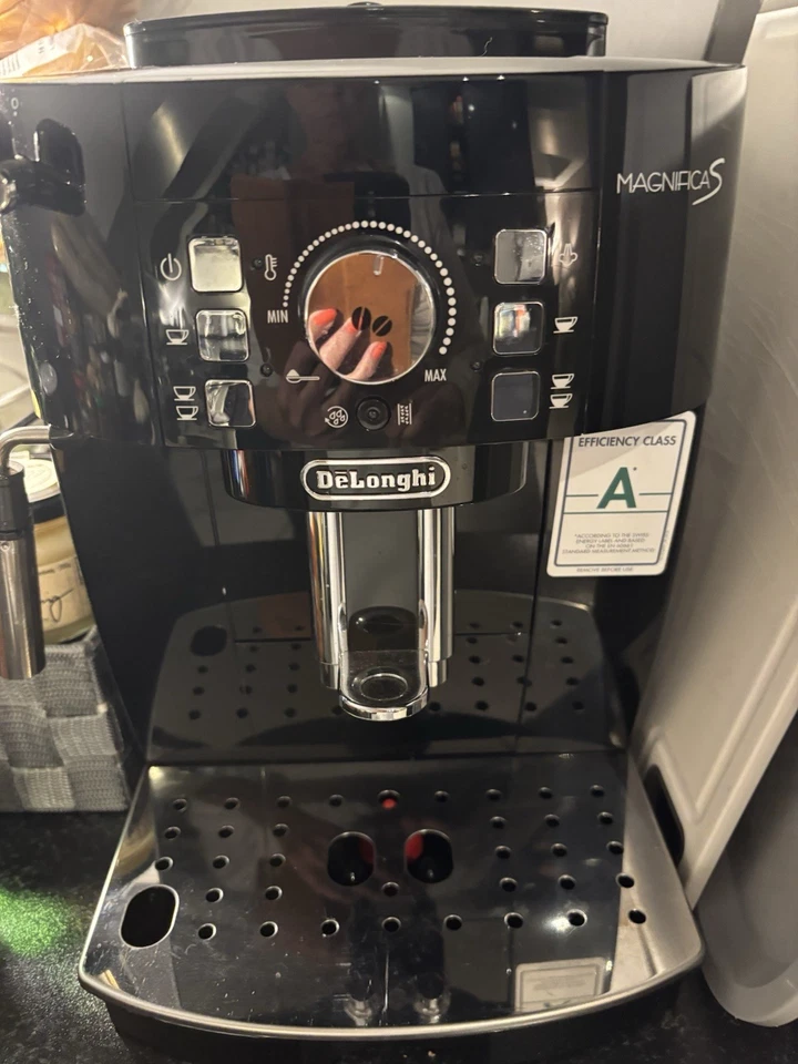 DeLonghi Kaffee Cappuccino Automat ECAM 2011x22x11 Praktisch Unbenutzt Top - Bild 1 von 2