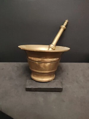 Mortier Et Pilon Ancien En Laiton / Bronze - Photo 1/4