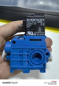 AVENTICS 5420930220 + 5894600220 Magnetventilspule - Picture 1 of 2