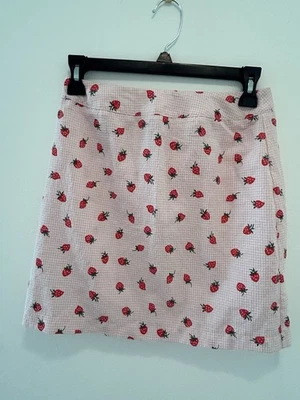 Mini-saia feminina com estampa de morango tamanho XS - Imagem 1 de 3