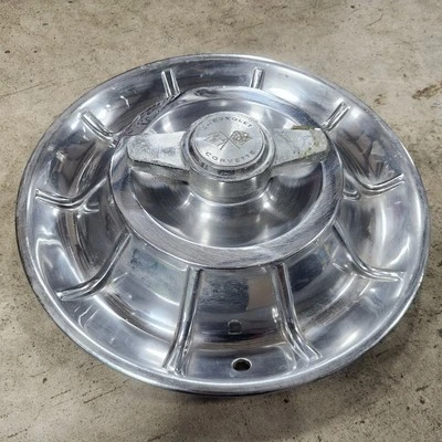 C1 Corvette Tapacubos Spinner Cubierta de Rueda USADA OEM Tapacubos Cubierta 56-58 BUENOS DEFECTOS Foto 1 de 4