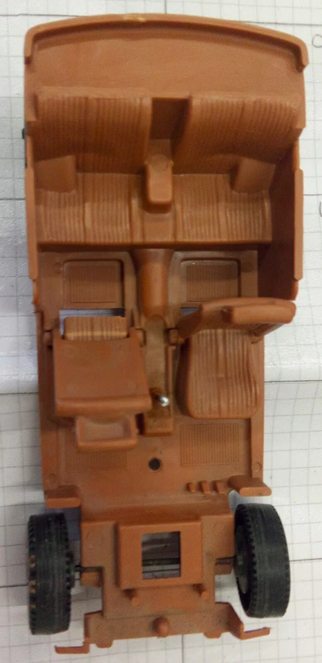 MACCHININA MEBETOYS MATTEL ALFETTA POLIZIA   SC. 1.25 INTERNO RICAMBI PARTS - Immagine 1 di 2