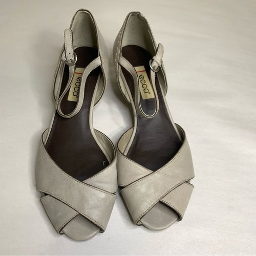 Sandali ECCO in pelle grigia con cinturino alla caviglia