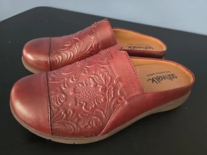 SoftWalk Womens San Marcos Leather Red Slip-On Slide Sandals Mules Shoes 8M - Picture 1 of 11