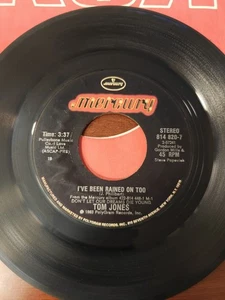 Pop 45 Tom Jones - That Old Piano / I'Ve Been Rained On Too On Mercury VG Soul - Foto 1 di 9