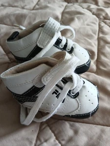 FILA Crib Shoes Size 0-4M - Picture 1 of 5