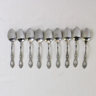 Lot of 9 Oneida Silver Wm A Rogers Deluxe Huntington Pattern Teaspoons - Image 1 of 4