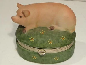 Charming Pig Trinket Box Pig Lying in the Meadow - Picture 1 of 6
