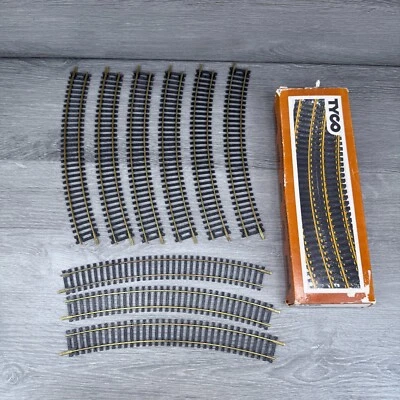 HO Scale TYCO 15685 Vtg Brass Track Lot of 9 Curved Pieces R 18" Used - Image 1 of 4