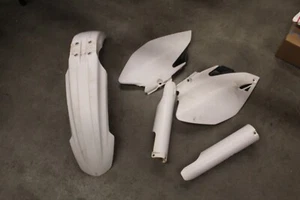 2007 YAMAHA YZ250F MISC PLASTICS FRONT FENDER SIDE PLATES 250 YZ YZ250 07 #3 - Picture 1 of 9