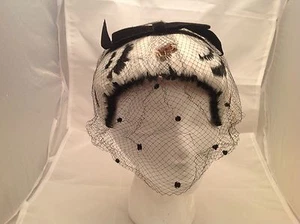 Sombrero vintage para damas plumas blancas y negras precioso acento de plumas múltiples limpio - Imagen 1 de 12