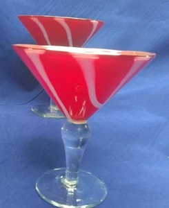 Global Amici Criss Cross 2 Red/White Martini Glass - Picture 1 of 4