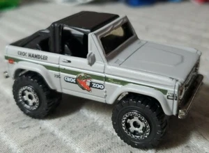 MATCHBOX FORD BRONCO 4X4 - 1972 - MB720 WHITE TRUCK, CROC ZOO Handler 1:57 2006 - Picture 1 of 7