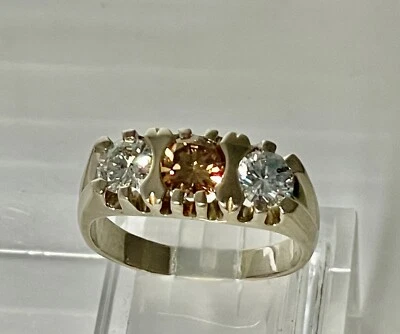 Anillo de 3 piedras de diamantes de color "marrón de lujo" de 2,78 quilates talla 13 EE. UU. para hombre Foto 1 de 4