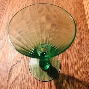 Calice scanalato sherry in vetro depressione smeraldo, antico - Foto 1 di 4