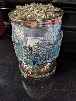 Bath & Body Works Snowflakes 3 Wick Candle Pedestal , 3 Wick Candle And Magnet  - Image 1 of 4