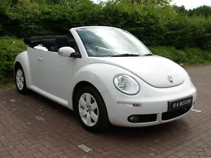 2010 VOLKSWAGEN BEETLE LUNA 1.6 PETROL CANDY WHITE CONVERTIBLE 54000 MILES FSH - Picture 1 of 12