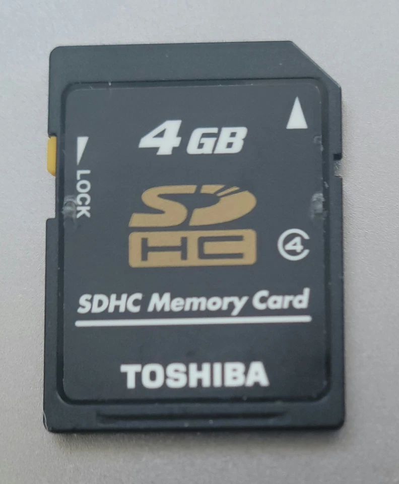 Tarjeta de memoria Toshiba 4 GB SDHC SD clase 4  Foto 1 de 1