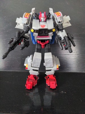 Transformers Generations Thrilling 30 CROSSCU...