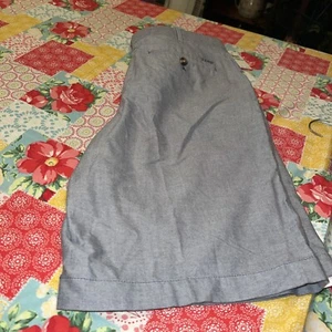NWT $50 IZOD Flat Front Newport Oxford Shorts Woman’s Size 34W Grey - Picture 1 of 7