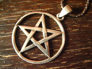 geschmackvoller edler Anhänger Drudenfuß Pentagramm 925er Silber 3 cm Gothic - Picture 1 of 2