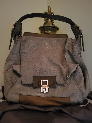 Bolsa de couro genuíno KOOBA Valerie cinza claro com padrão de cobra - Imagem 1 de 4