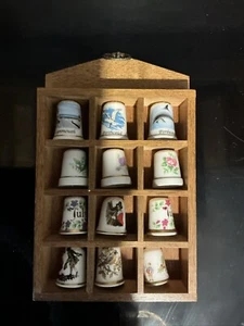 Thimble Wooden display case with 12 Pretty thimbles lovely - Picture 1 of 12