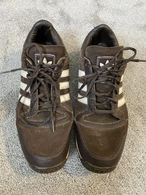 RARO De Colección Hombres 11.5 Adidas Marrón Cuero/Gamuza Rayas Tenis Zapatos Foto 1 de 4