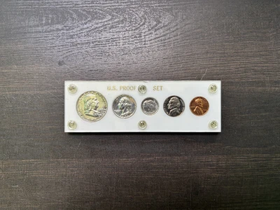 Juego de prueba de Estados Unidos 1952 con contenedor de plástico Foto 1 de 2