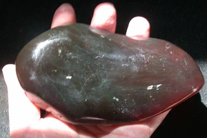 Beautiful Deep Green AMBER Fossil Gemstone GIANT 200 grams TOP Quality Piece - Picture 1 of 10